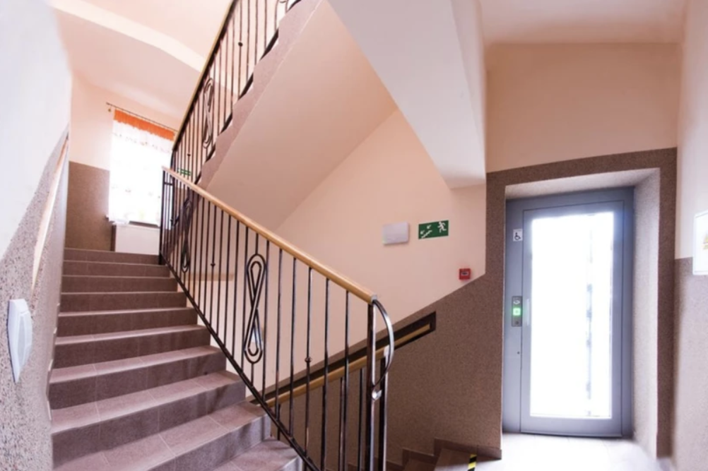 Dom Seniora „Willa Rosa" w Strzybnicy dysponuje windą osobową 