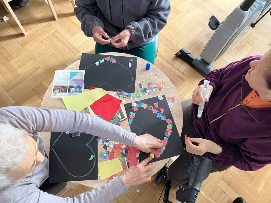 Dom Opieki „Domek z Sercem" w Radwanicach zapewnia swoim podopiecznym terapię zajęciową