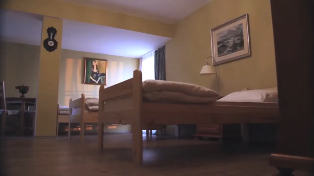 Jeden z pokoi 3-osobowych w Domu Pomocy Społecznej SENIOR w Łubowie