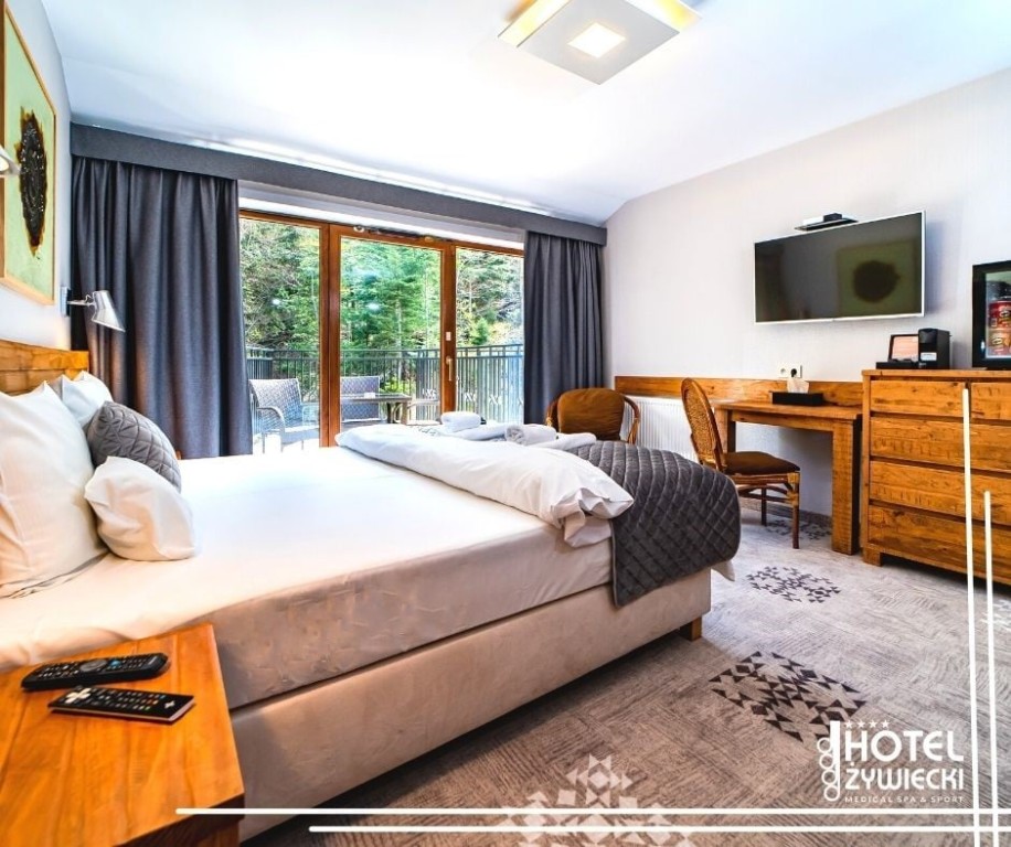 Hotel Żywiecki**** Medical SPA & Sport w Przyłękowie oferuje swoim gościom możliwość zamieszkania w pokojach o podwyższonym standardzie