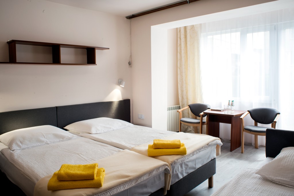 Jeden z pokoi gościnnych w Ośrodku Rehabilitacyjno-Wypoczynkowym GRAAL w Świnoujściu