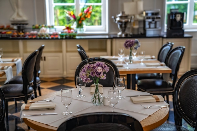 Pałac Alexandrinum w Poświętnem