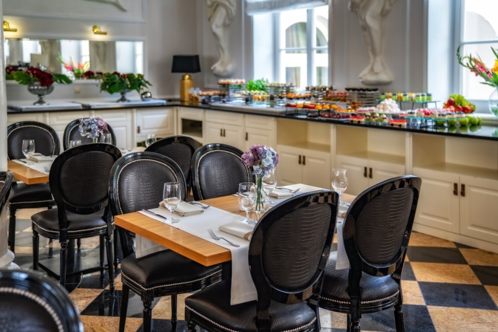 Goście Pałacu Alexandrinum w Poświętnem mogą liczyć na smaczne i zróżnicowane śniadania 