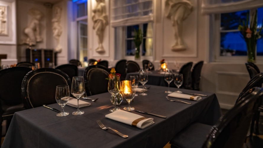 Pałac Alexandrinum w Poświętnem