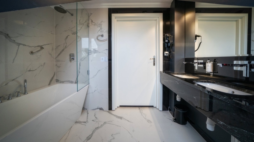 Pałac Alexandrinum w Poświętnem