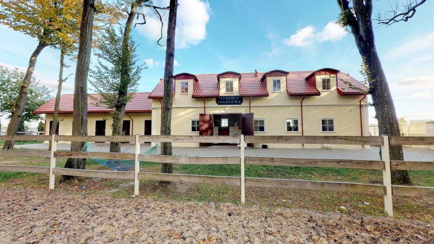 Pałac Alexandrinum w Poświętnem