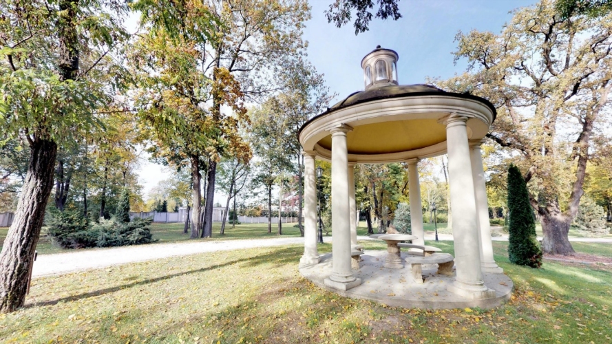 Pałac Alexandrinum w Poświętnem