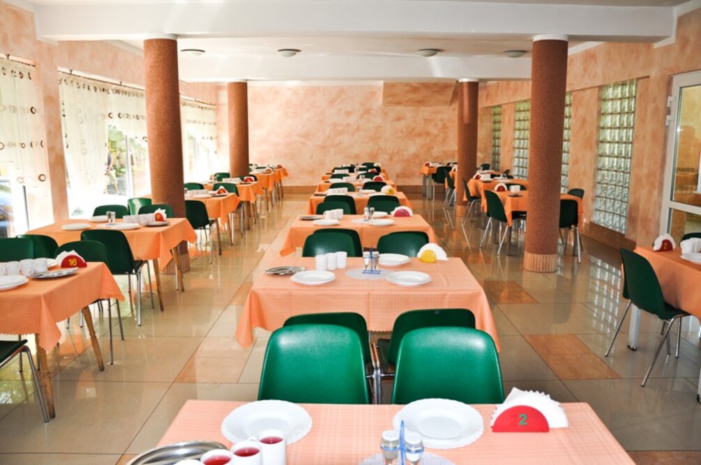 Stołówka w Ośrodku Wczasowym „Dorwit” w Dźwirzynie