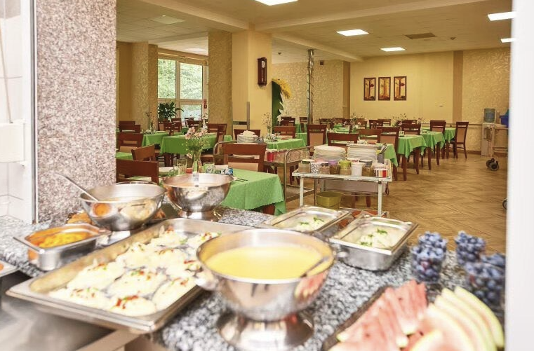 Dom Opieki „Samarytanin” w Bielsku-Białej zapewnia swoim podopiecznym smaczne i zróżnicowane posiłki