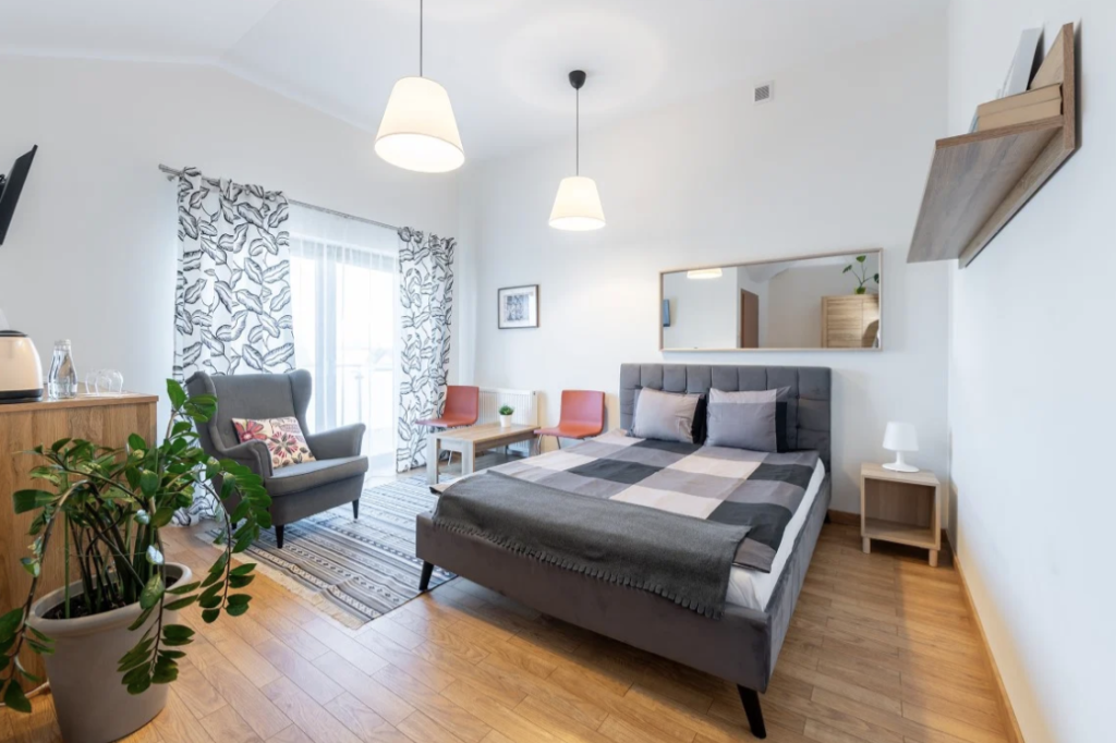 Wybrane pokoje w Medical SPA Kwiatowa w Łęczycy posiadają balkony