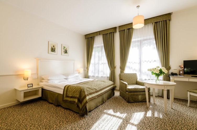 Park Rekreacyjno-Biznesowy LAS WODA w Wildze oferuje gościom różne formy zakwaterowania, w tym eleganckie apartamenty