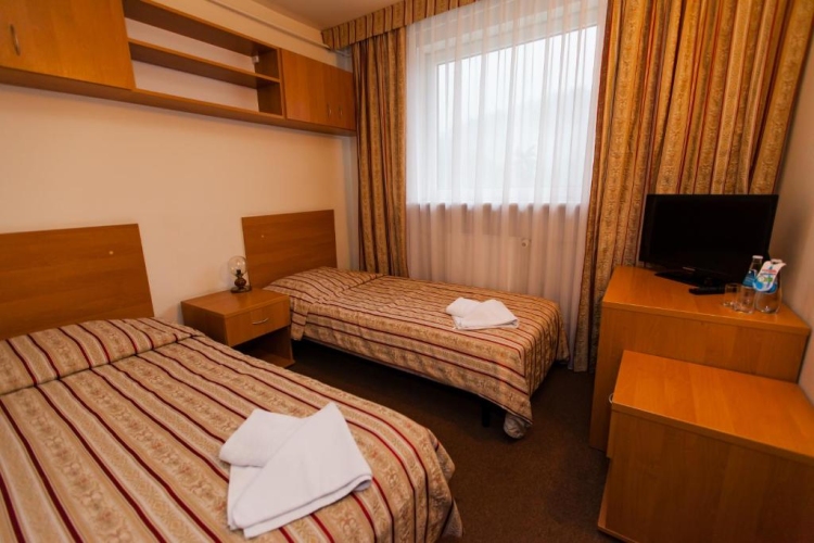 Jeden z pokoi 2-osobowych w Centrum Zdrowia i Rekreacji GEOVITA w Zakopanem