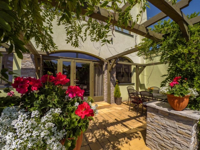 Pensjonat Kolory Świata w Solcu-Zdroju