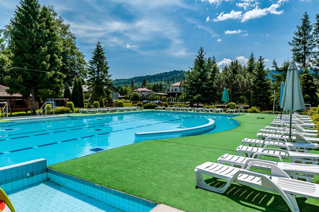 Ośrodek Wczasowy CZAHÓWKA w Pewli Małej