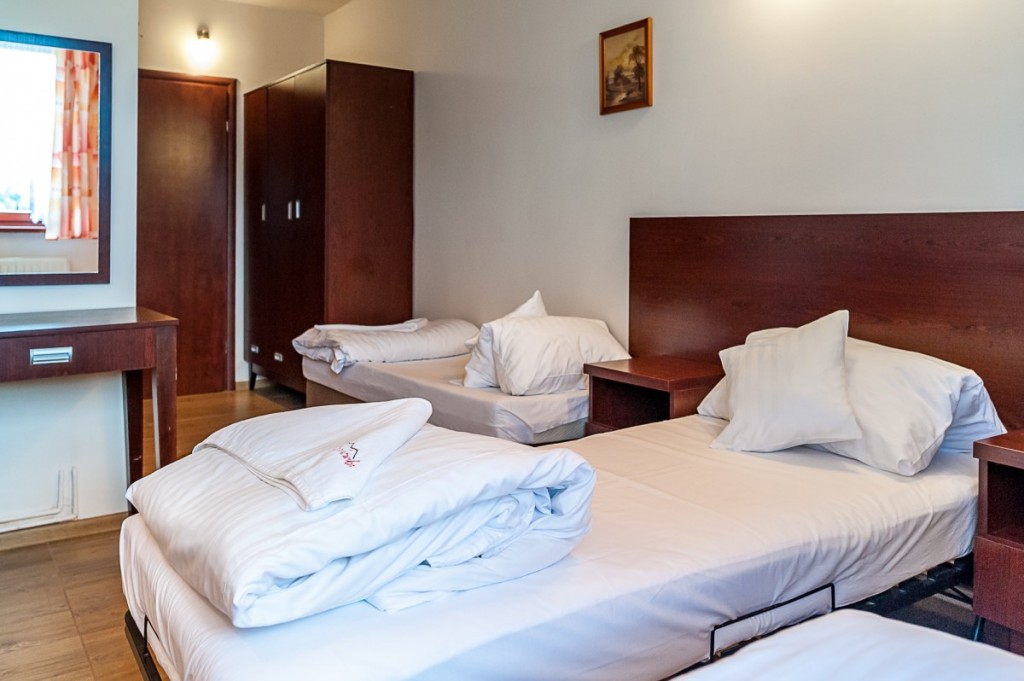 Ośrodek Wczasowy CZAHÓWKA w Pewli Małej