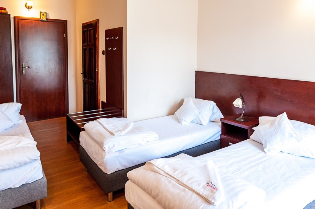 Jeden z pokoi gościnnych w Ośrodku Wczasowym CZAHÓWKA w Pewli Małej 