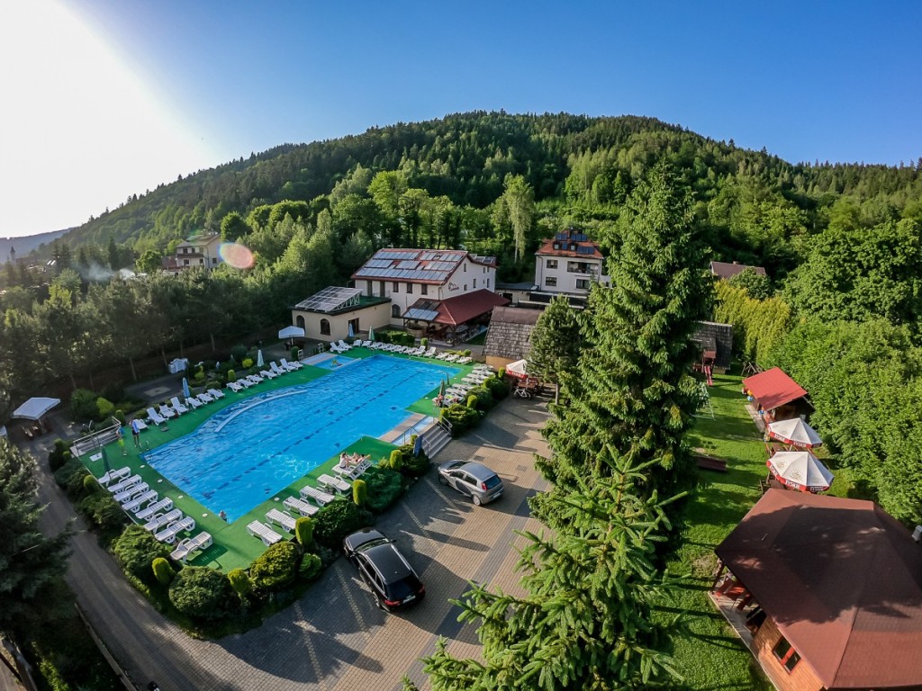 Ośrodek Wczasowy CZAHÓWKA w Pewli Małej