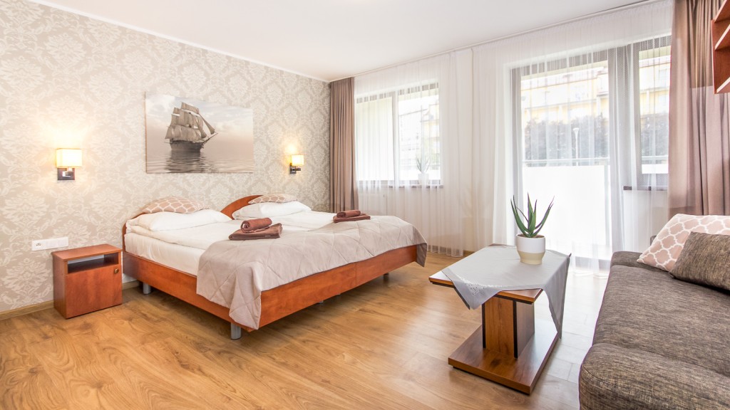 Ośrodek Rehabilitacyjno-Wczasowy PROMYCZEK w Sarbinowie posiada w swojej ofercie pokoje o różnych standardach