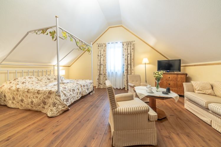 Dom Potok w Karpaczu oferuje swoim gościom przytulnie zaaranżowane pokoje z łazienkami