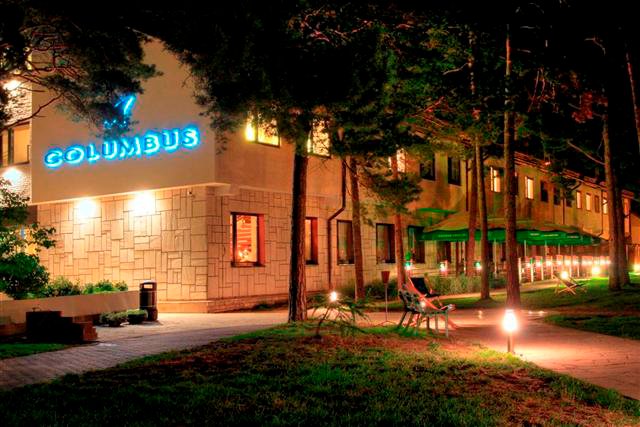 Hotel Columbus w Rowach
