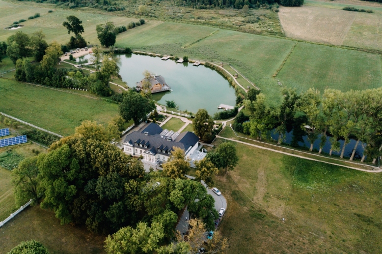 Dwór Droblin w Droblinie z lotu ptaka