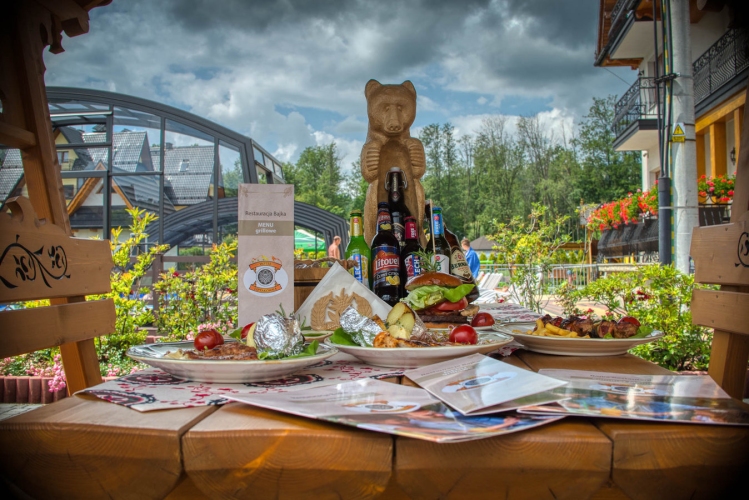 Jedną z zalet Hotelu Liptakówka w Białce Tatrzańskiej jest bogata oferta gastronomiczna