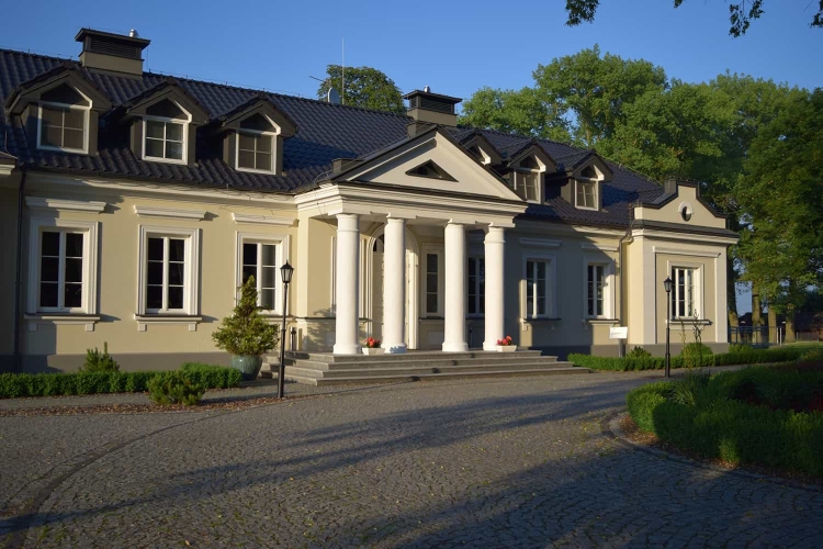 Dwór Droblin w Droblinie