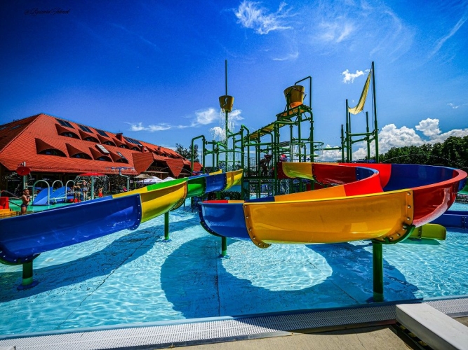 Park Wodny - jedna z największych atrakcji Hotelu Gorzelanny w Pokrzywnej