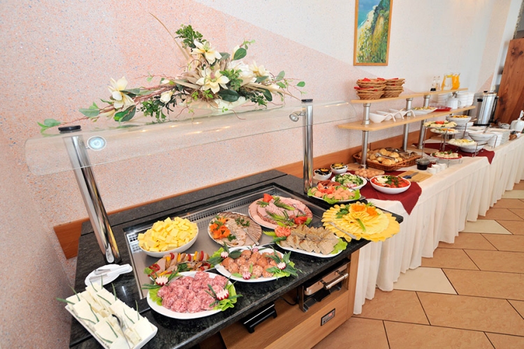 Hotel JANTAR w Rewalu