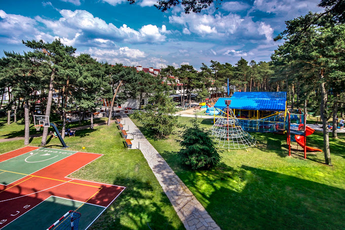 Hotel Columbus w Rowach