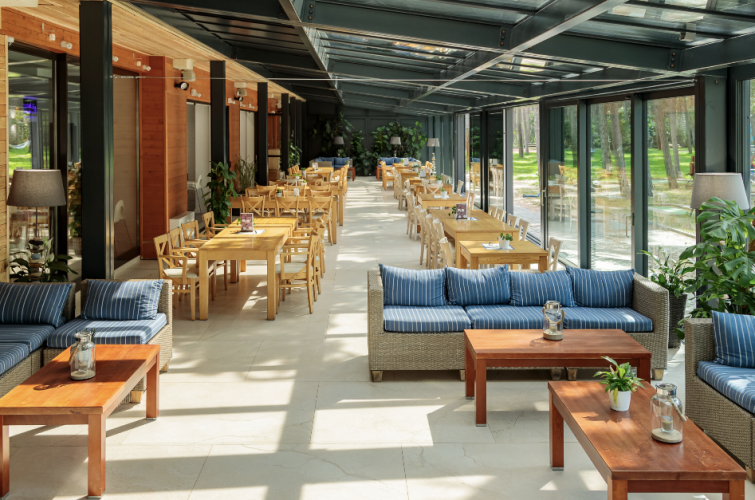 Hotel Columbus w Rowach