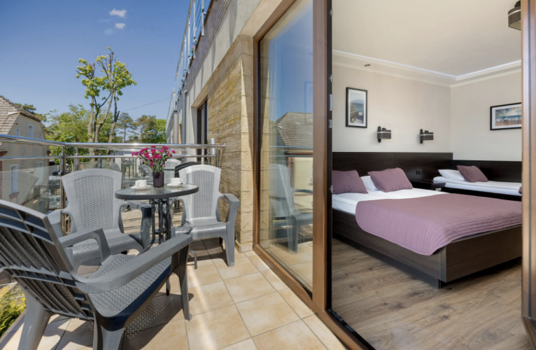 Hotel Luna w Niechorzu oferuje swoim gościom komfortowe pokoje z balkonami