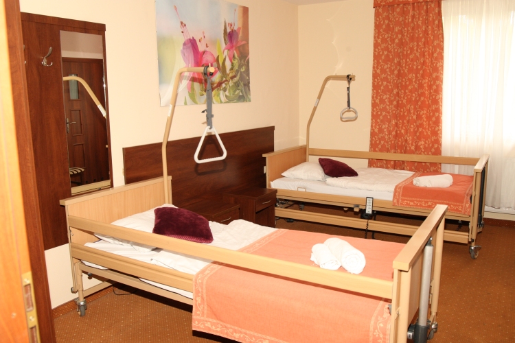 Dom Seniora „SENIOR NAT-MAT” w Zawierciu oferuje swoi podopiecznym różne opcje zakwaterowania