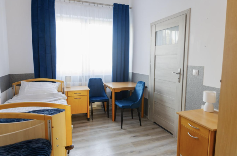 Pokoje w Domu Opieki HARMONIA w Wierzbicy posiadają dostęp do prywatnych łazienek