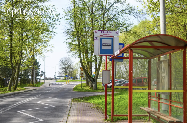 Jednym z atutów Domu Opieki i Rehabilitacja Pilaszków jest dogodna lokalizacja