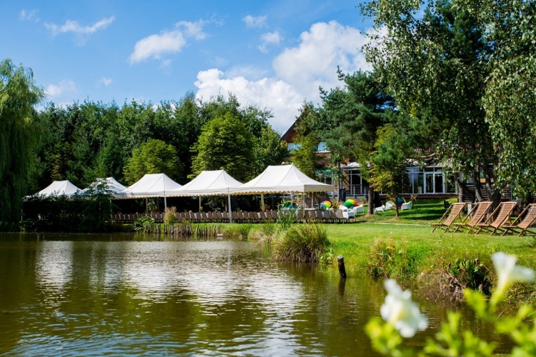 Hotel Kozi Gród w Pomlewie k. Gdańska