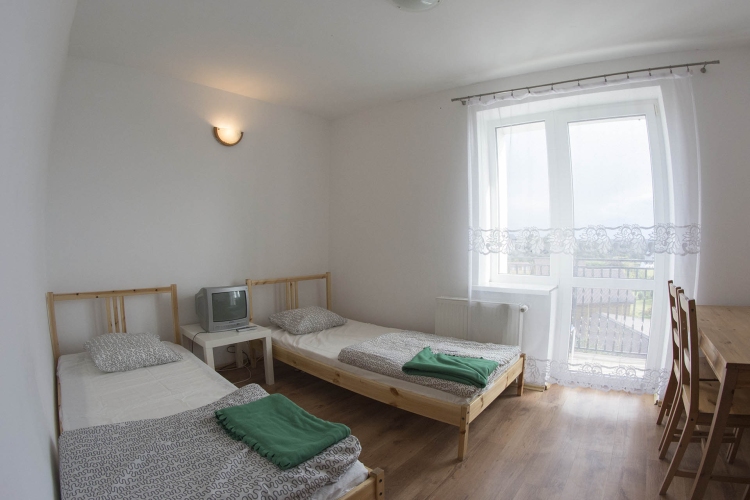 Ośrodek Wczasowo–Rehabilitacyjny BARKA w Jarosławcu oferuje swoim gościom dwie różne opcje zakwaterowania 