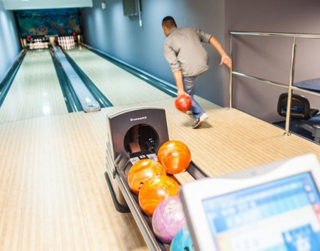 Wśród wielu atrakcji Ośrodka Wypoczynkowego „Olymp 3" SPA & Wellness w Kołobrzegu znajduje się także kręgielnia