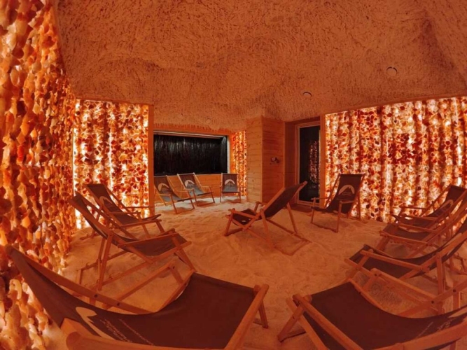 Amelia Zdrój Medical & SPA w Iwoniczu-Zdroju dysponuje własną grotą solną