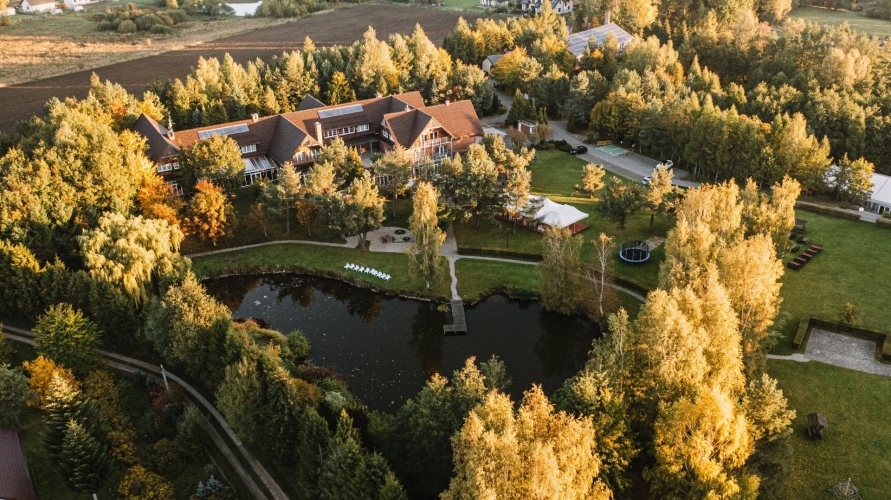 Hotel Kozi Gród w Pomlewie k. Gdańska
