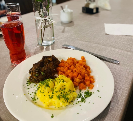 Jedną z mocnych stron Dziennego Domu Seniora „Opieka Silesia" w Czeladzi są smaczne, domowe posiłki