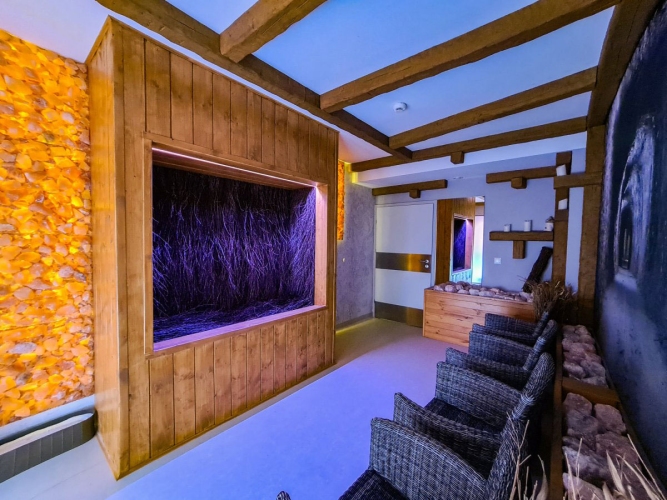 Grota solna to jedna z dodatkowo płatnych atrakcji w Apartamentach Senioralnych Nasz Dom w Lesznie