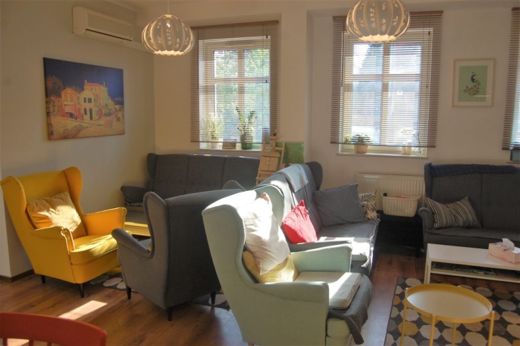 Prywatny Dom Dziennego Pobytu ALTERNATYWY w Zielonej Górze to miejsce przyjazne seniorom, w któym mogą spędzić miło czas w gronie rówieśników