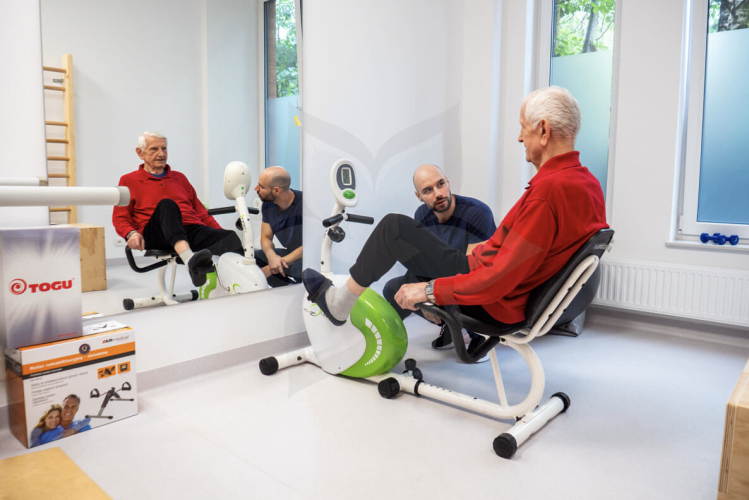 Dom Aktywnego Seniora BIAŁA RÓŻA w Konstancinie-Jeziornie oferuje swoim podopiecznym profesjonalną rehabilitację