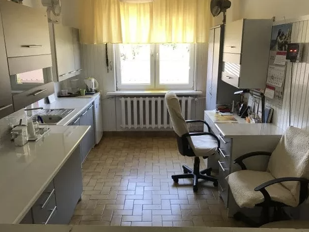 Niepubliczny Zakład Pielęgnacyjno-Opiekuńczy PROMYK w Halinowie dysponuje własnym gabinetem zabiegowym