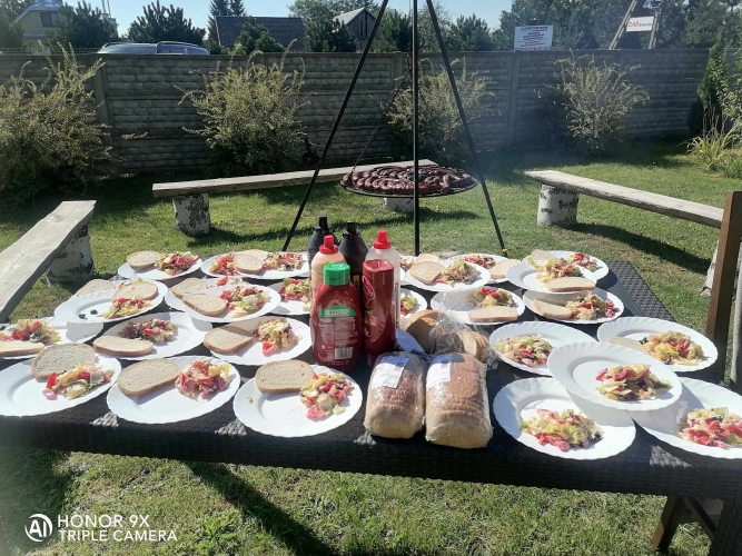 Podopieczni Dziennego Domu SENIOR+ w Przeworsku chętnie uczestniczą w imprezach na świeżym powietrzu