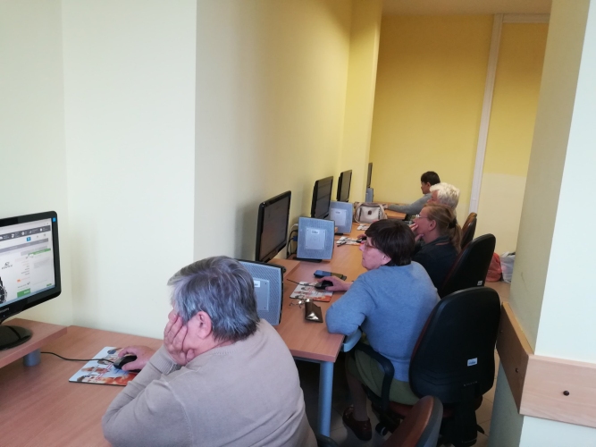 Dom Dziennego Pobytu w Chorzowie - zajęcia komputerowe