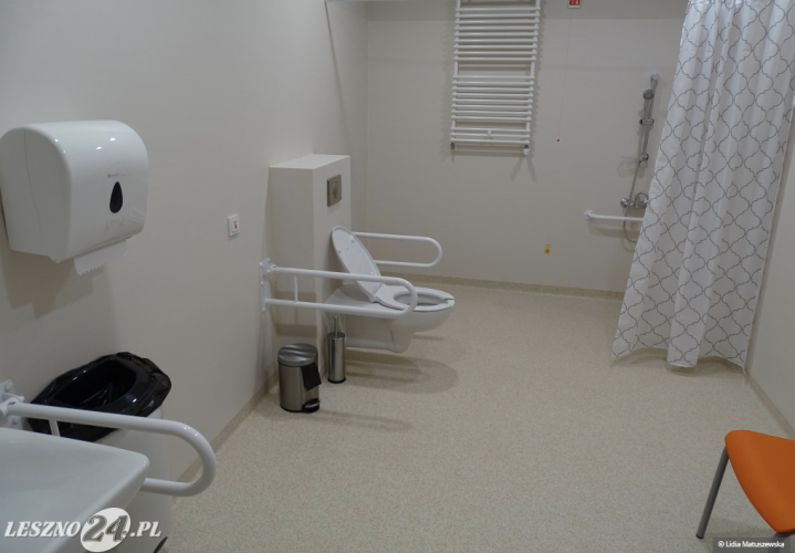 Wnętrza Dziennego Domu Opieki Medycznej w Lesznie są przystosowane dla potrzeb osób niepełnosprawnych
