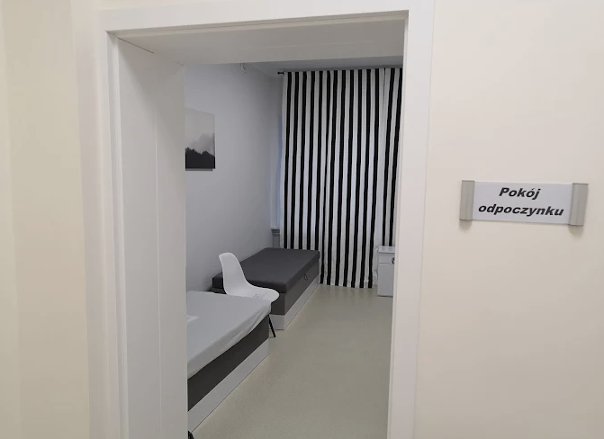 W budynku Dziennegi Domu SENIOR+ w Pyskowicach znajduje się pokój odpoczynku