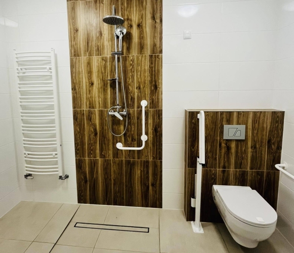 Dom Seniora Zbeniny to miejsce dostosowane dla potrzeb osób niepełnosprwnych